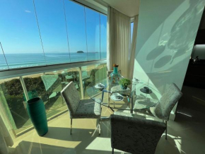 cód 20 · Apartamento frente mar 3 suítes